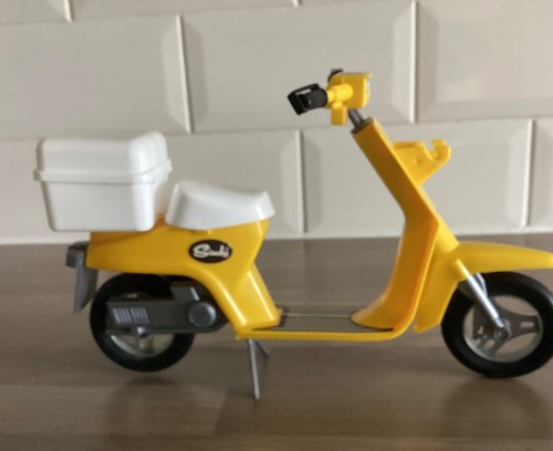 Sindy yellow toy scooter - yellow,