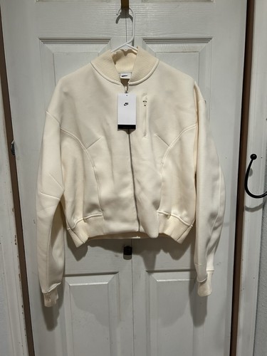 Nwt women nike modern - women’s,