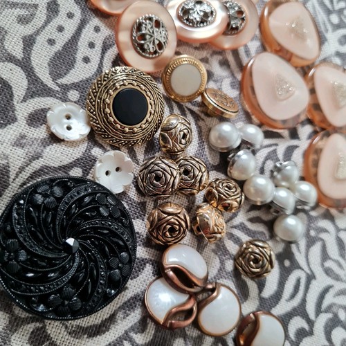 Selection vintage buttons - of,