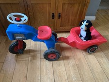 Pedal tractor /trailer age 2- 6  approx