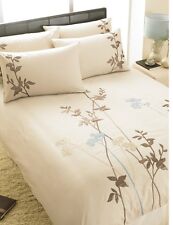 Deluxe Riva Bowden bedding