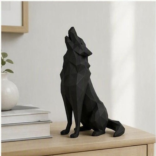 Low poly wolf ornament - low,