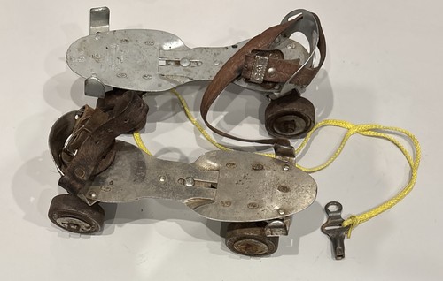 Metal roller skates vintage - roller,