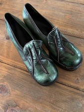 Vintage 1970s Platform shoes Pearlescent Green, Ladies Size 5