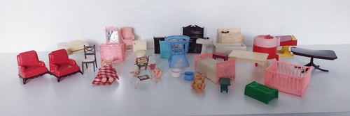 Vintage 1950s dolls house - vintage,