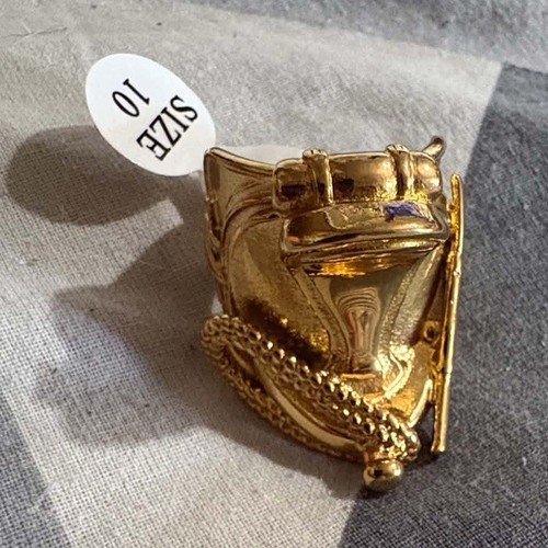 Men gold colour - gold, square