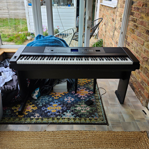 Yamaha portable grand dgx 650 - portable,