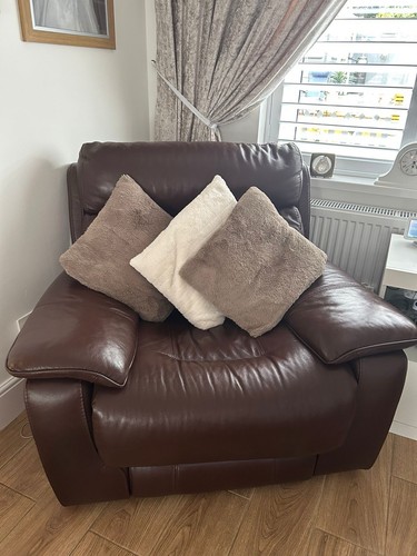 Dfs leather reclining chair - dfs,