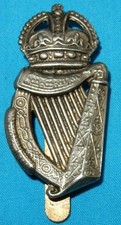 SUPERB 18th COUNTY OF LONDON (IRISH RIFLES) BRITISH MILITARY CAP BADGE GENUINE