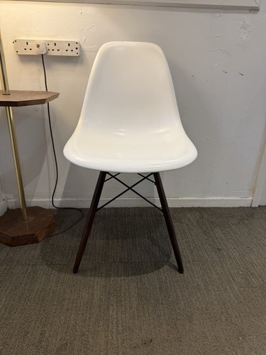 Vitra eames dsw plastic - eames,