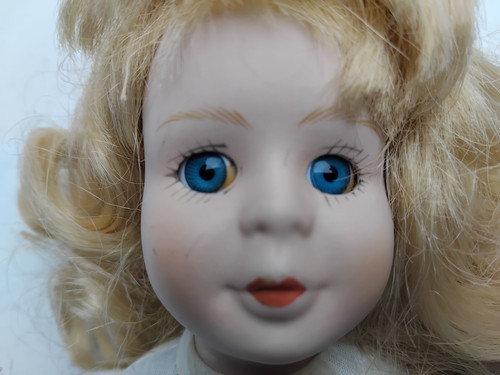 Vintage soft doll - ,
