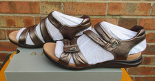 Ladies Clarks Leather Hook and