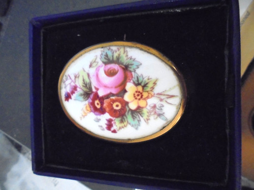 Vintage brooch inc hand - brooch,