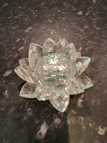 Glass crystal water lily lotus - glass/crystal, lily/lotus