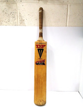 Rare Duncan Fearnley Attack