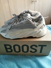 Adidas Yeezy Boost 700 V2