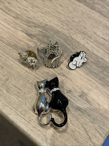 Collection cat pin badges - collection,