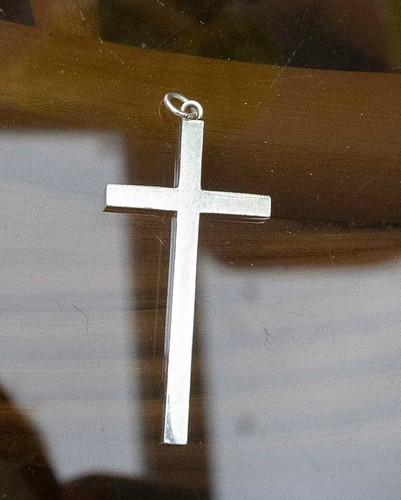 Solid silver cross marked - silver,