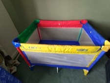 Travel cot/playpen