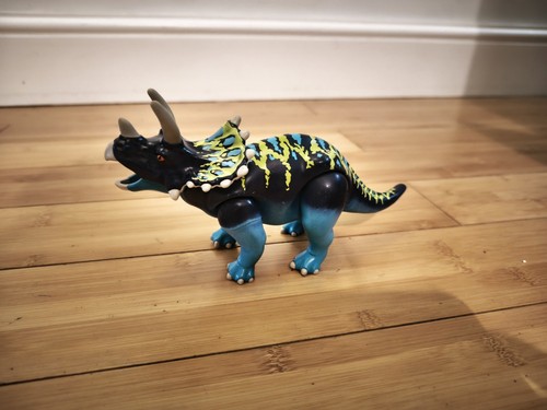 Playmobil triceratops dinosaur - triceratops,