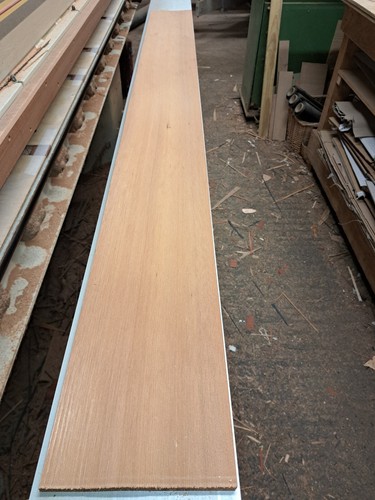 Western red cedar veneer - cedar,