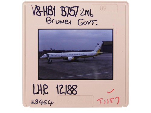 Royal brunei boeing 757 - brunei,