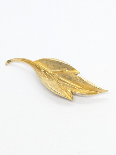 Vintage gold leaf - , brooch