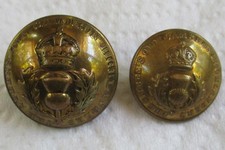 2x UK Army:"QUEENS OWN CAMERON HIGHLANDERS BRASS BUTTONS" (24mm-19mm, WW1-WW2)