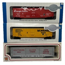 3X BACHMANN HO BOX CAR ROLLING