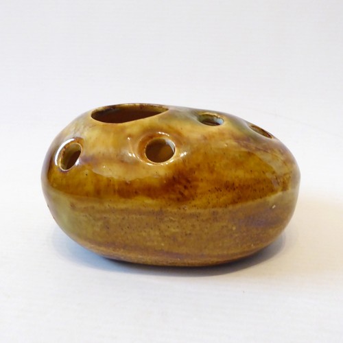 Tremaen style studio pottery