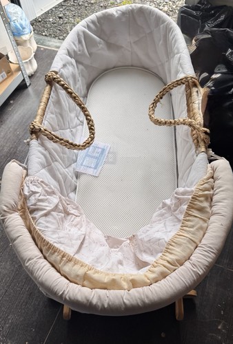 Winne the pooh - pooh, swinging