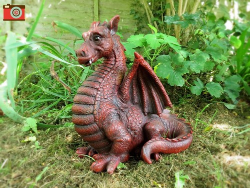 Winged dragon figure - figure,, red