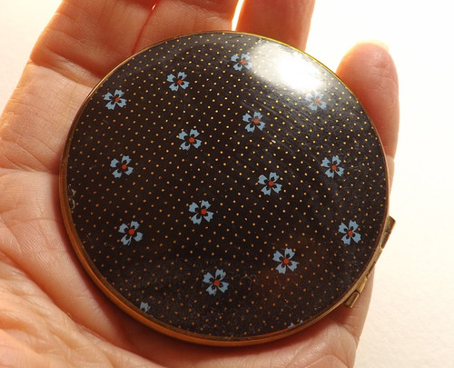 Vintage kigu compact powder - kigu,