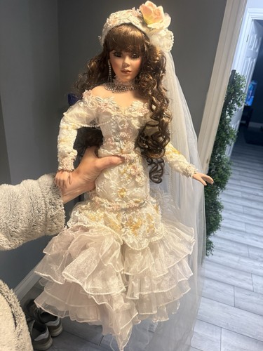 The danbury mint porcelain - danbury,