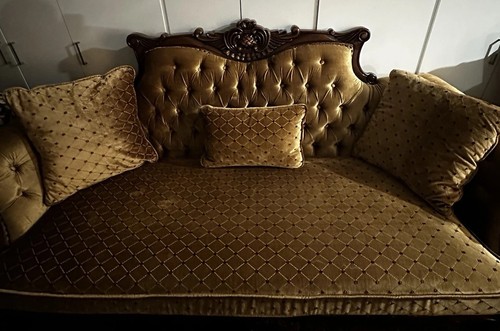 Brand new sofa - !,