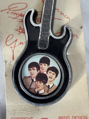 The beatles guitar badge - beatles, not