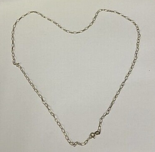 9ct gold oval belcher - 9ct,