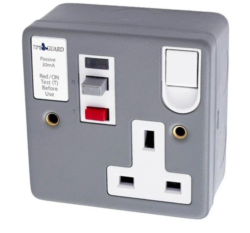 Timeguard gang metal clad - 1,