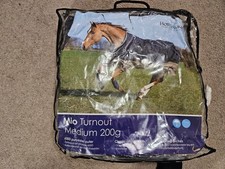 Amigo Mio Mediumweight 200g Turnout Rug size 4'6"