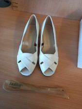 Shoe Express, Easy Spirit Anit Gravity heels