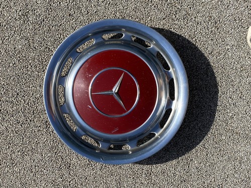 Mercedes w123 wheel trim - w123, 14"