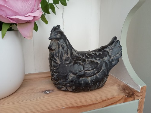 Heavy resin hen - heavy,