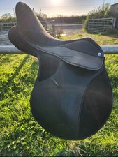 Thorowgood Griffin Cob 18¿ Synthetic Saddle, Wide Fit, Black with 4 straps