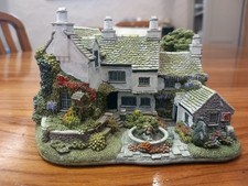 Lilliput Lane 'Hazlenut Hall'
