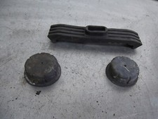 YAMAHA  XJ600 PRE DIVERSION     TANK RUBBERS     XJ600 CIRCA 1985