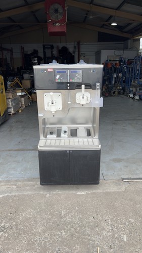 Carpigiani soft serve ice - serve,