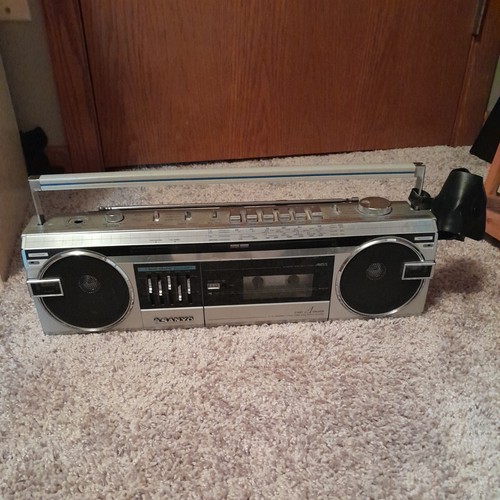 Sanyo boombox m7110k rare - boombox,