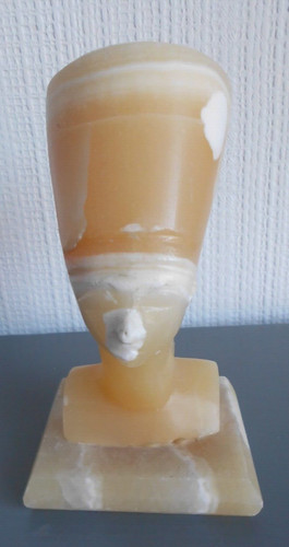 Alabaster nerfertiti from - alabaster,