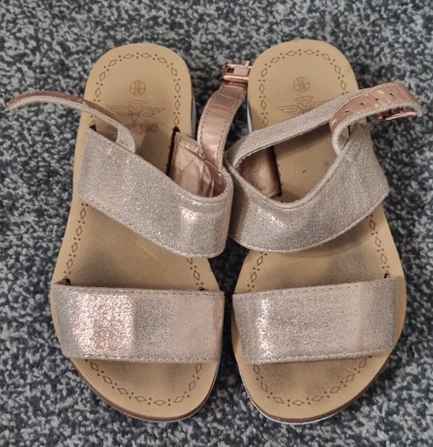 Used girls sandles - girls, glittery