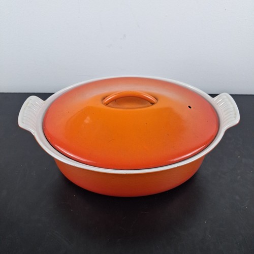Vintage creuset cast iron - le,